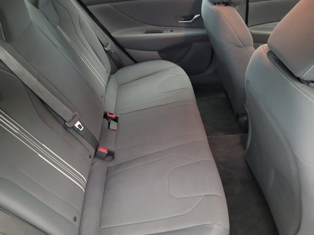 Used 2023 Hyundai Elantra SEL image 19