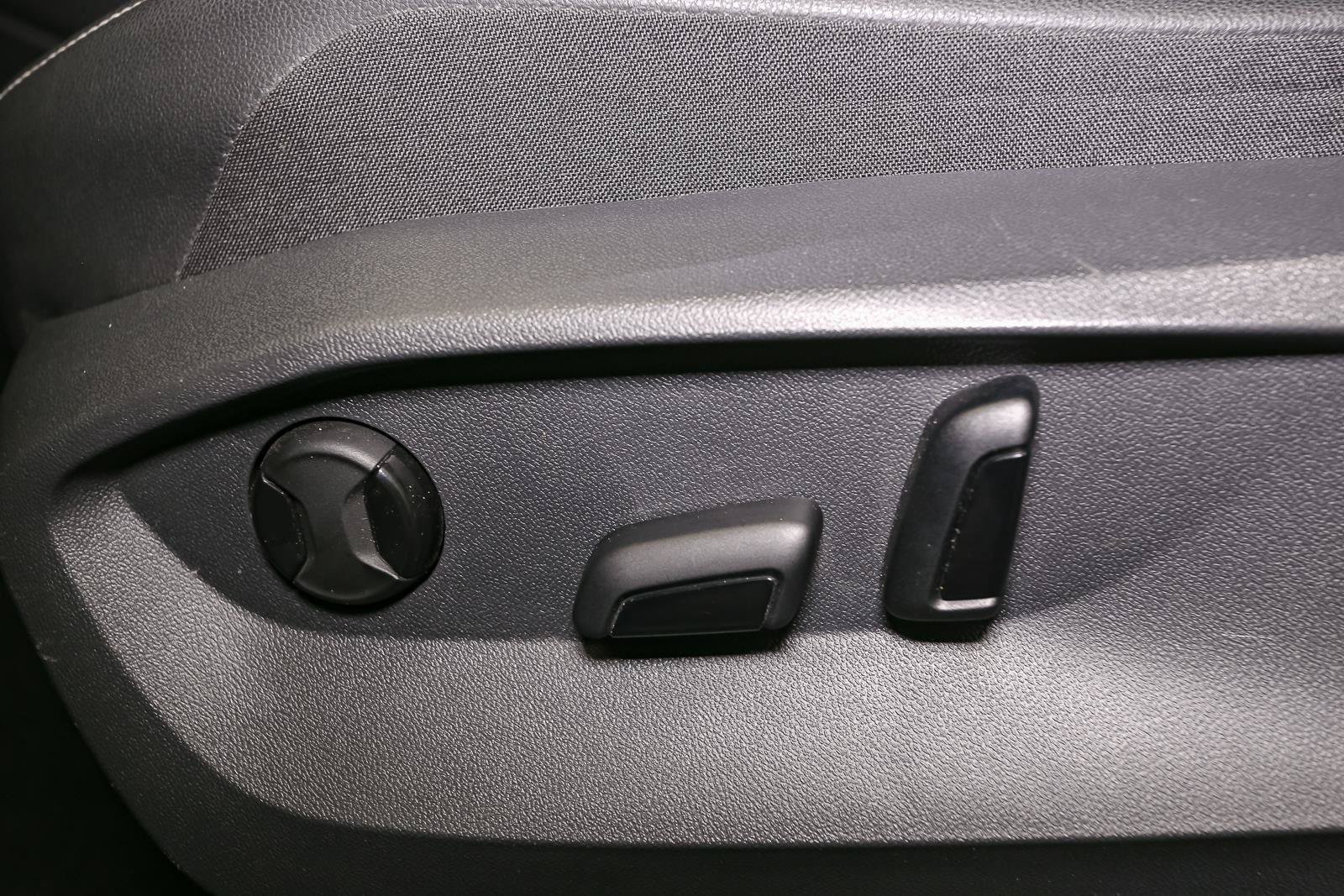 Certified 2023 Volkswagen Tiguan SE AWD/4WD image 47