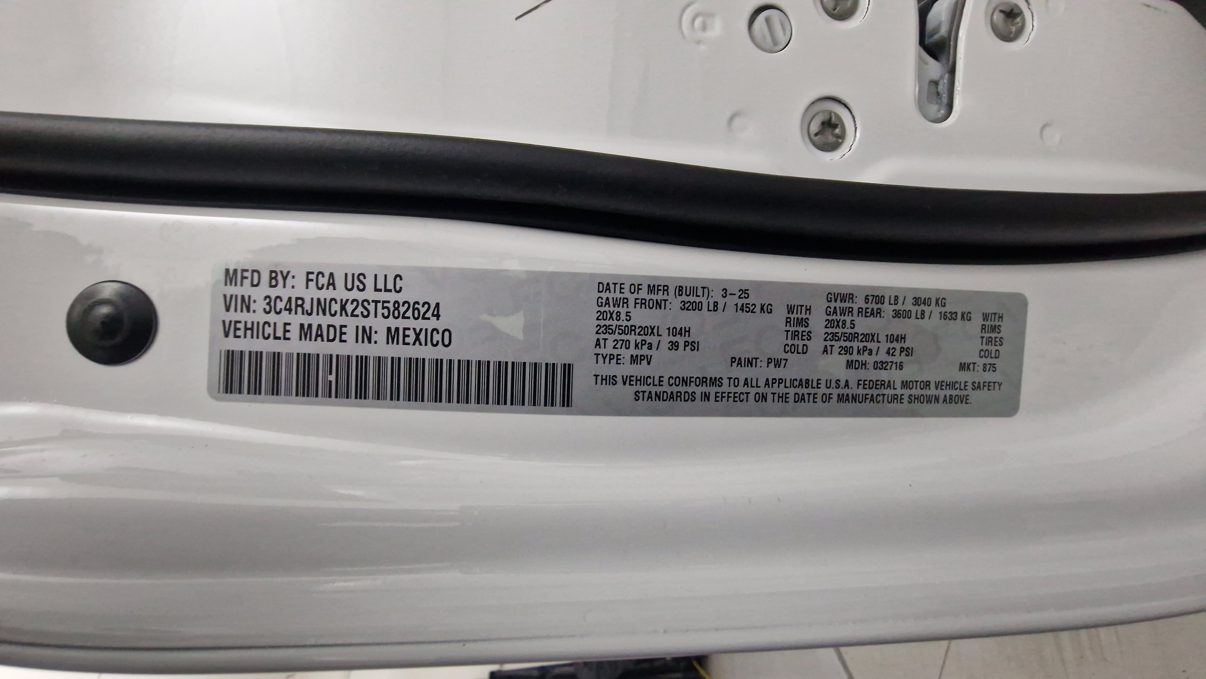 New 2025 Jeep Wagoneer Limited image 11