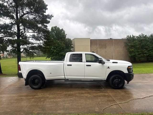 New 2026 RAM 3500 Tradesman AWD/4WD image 31