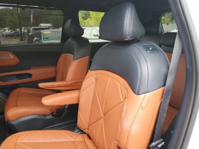 Used 2027 Kia Telluride SX w/ Towing Package FWD image 18