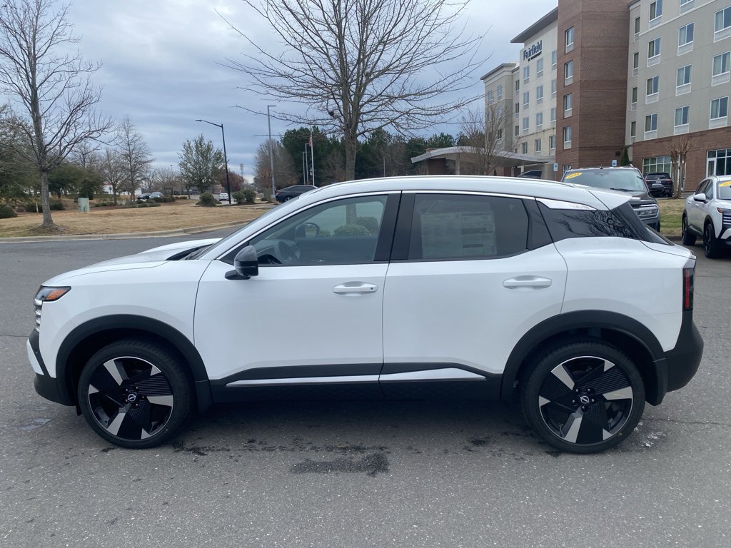 New 2026 Nissan Kicks SR w/ SR Premium Package FWD image 8