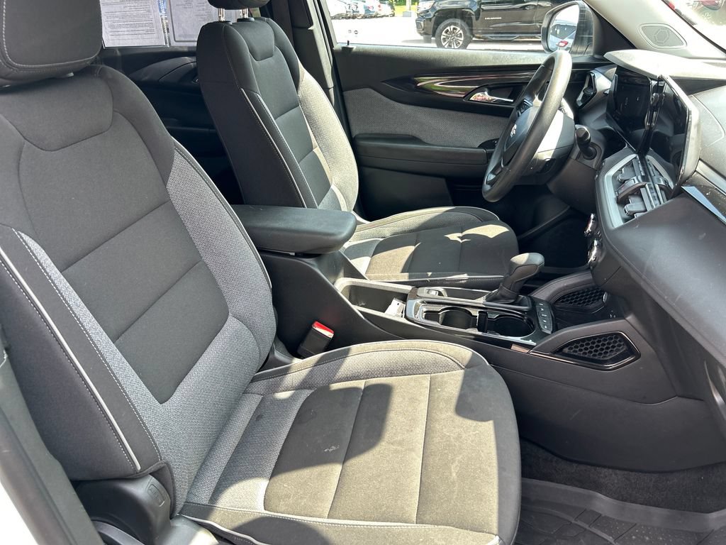 Used 2024 Chevrolet TrailBlazer LS w/ LS Convenience Package AWD/4WD image 14