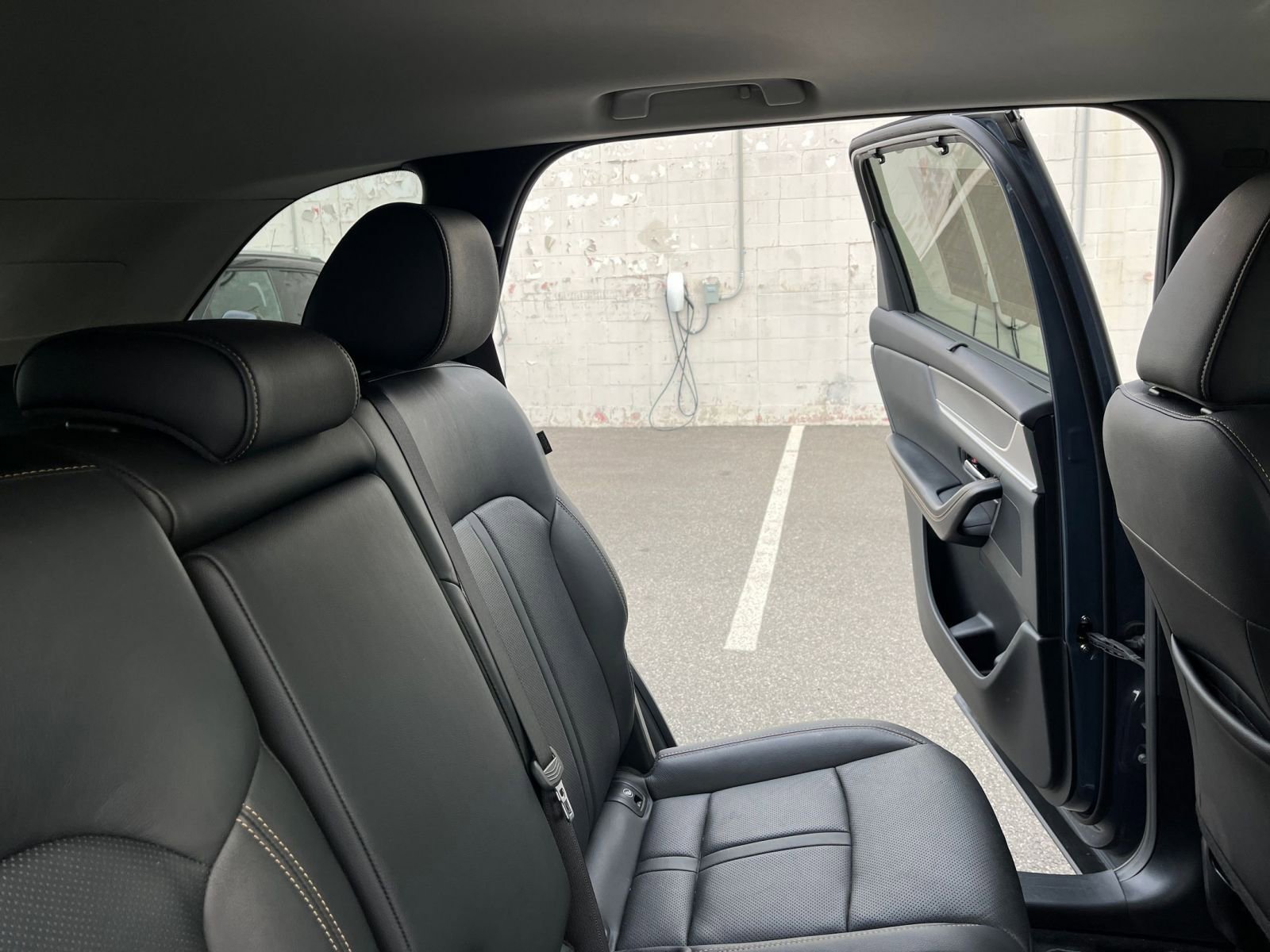 Used 2025 MAZDA CX-70 3.3 Turbo w/ Preferred Package image 37