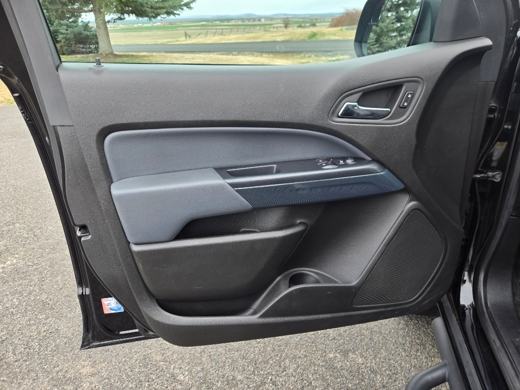 Used 2015 Chevrolet Colorado Z71 image 11