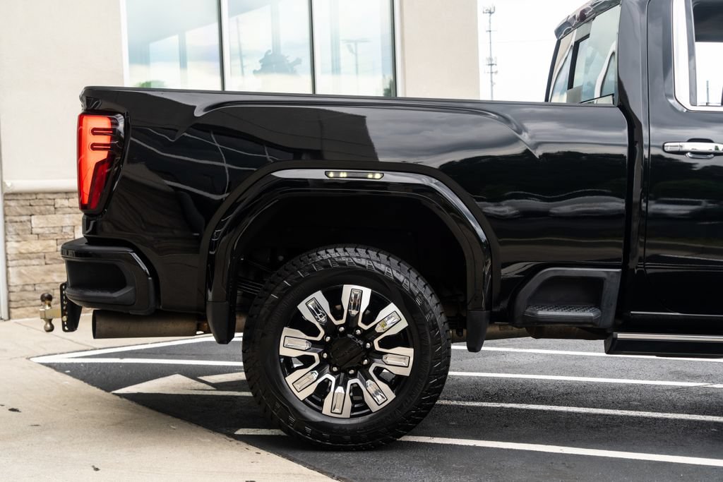 Used 2024 GMC Sierra 3500 Denali Ultimate AWD/4WD image 15