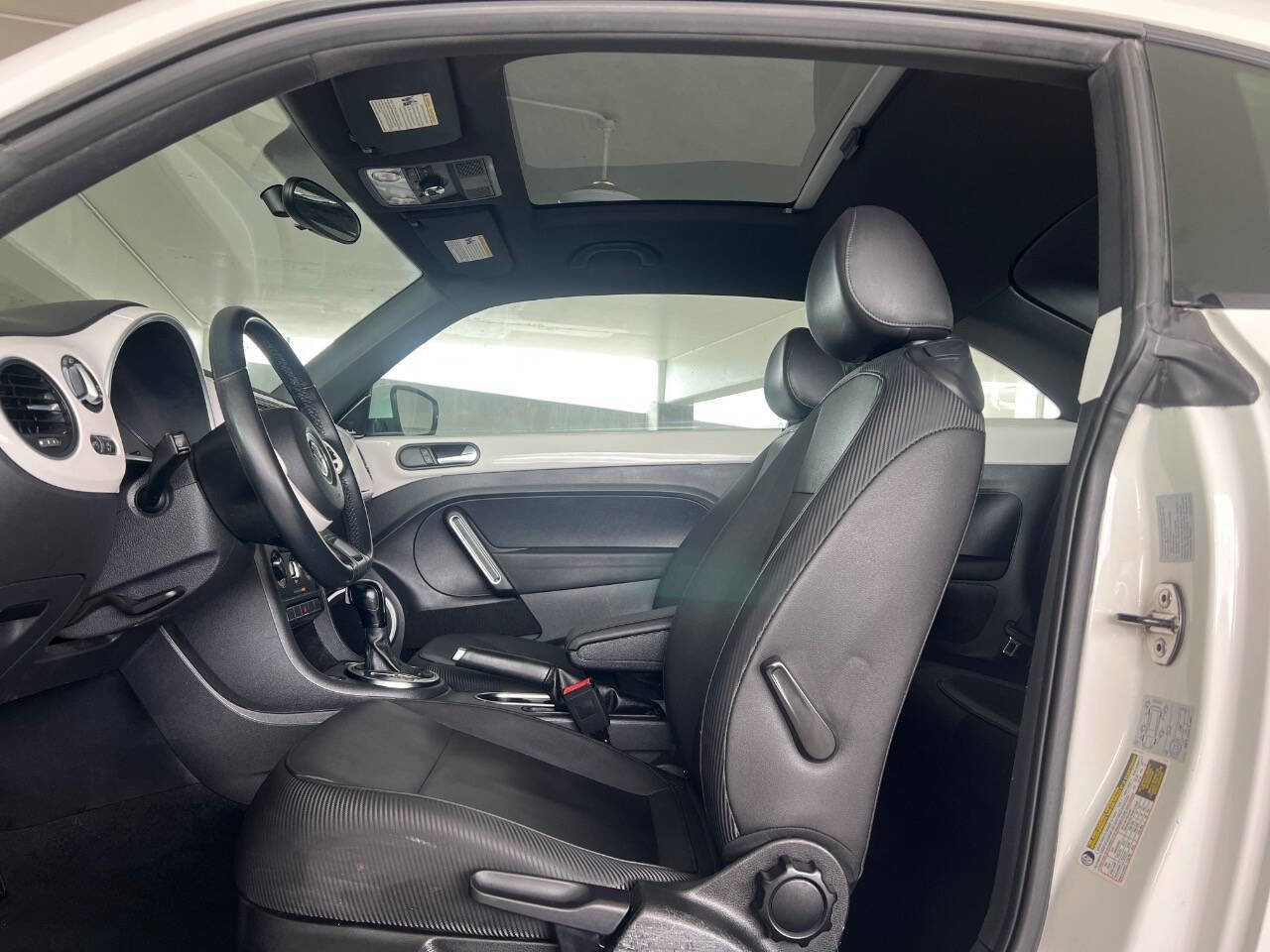 Used 2013 Volkswagen Beetle 2.5 image 14