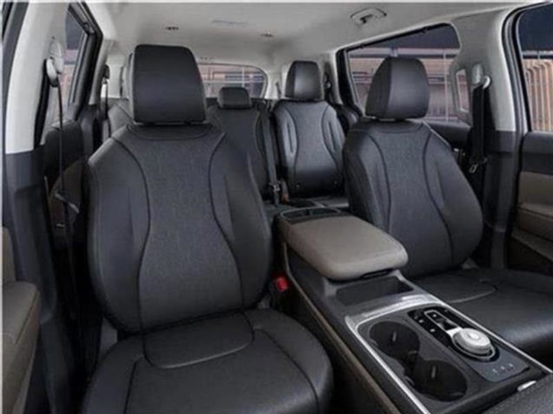 New 2026 Kia Carnival EX image 96