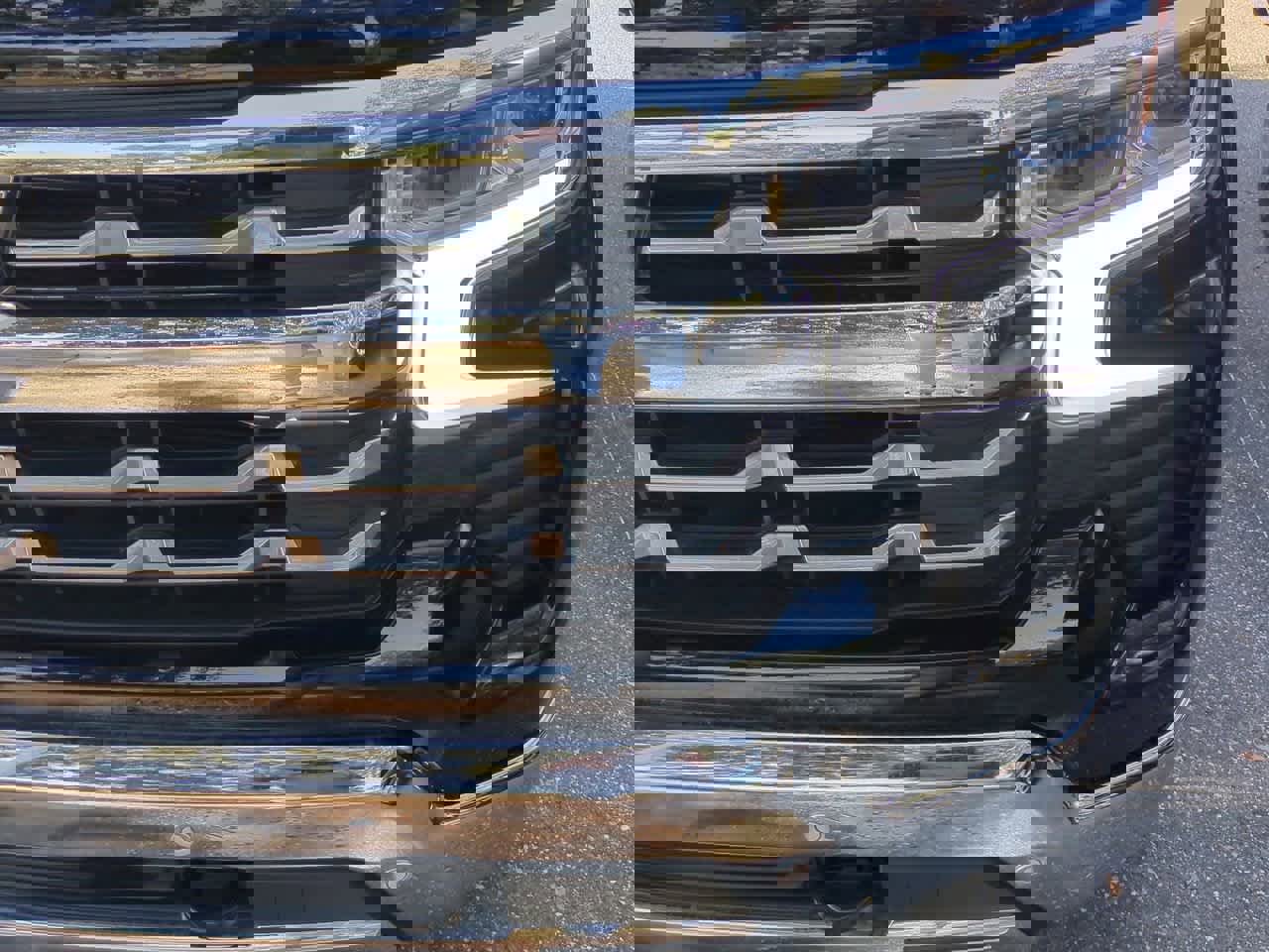 Used 2025 Chevrolet Silverado 1500 LTZ w/ LTZ Premium Package image 11