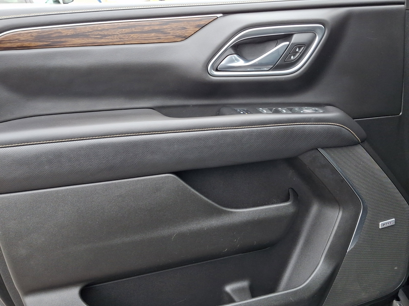 Used 2021 Chevrolet Suburban Premier image 13