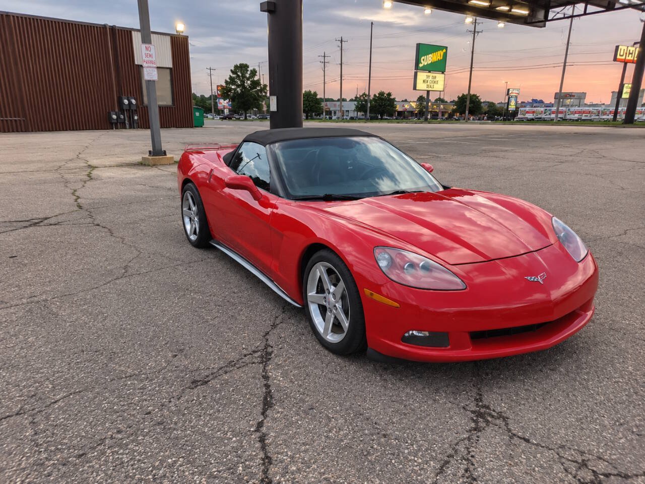 Used 2006 Chevrolet Corvette Convertible w/ Preferred Equipment Group RWD image 2