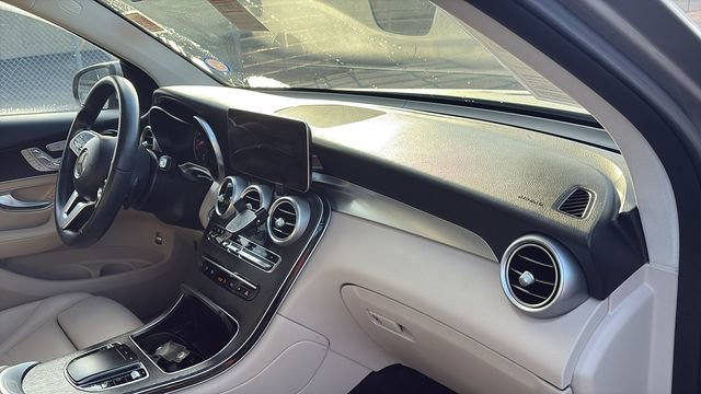 Used 2022 Mercedes-Benz GLC 300 image 31