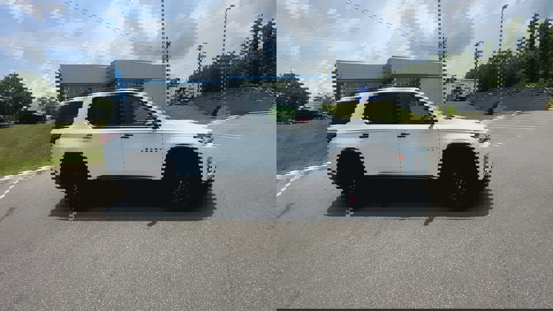 Certified 2023 Chevrolet Traverse Premier w/ Redline Edition image 10