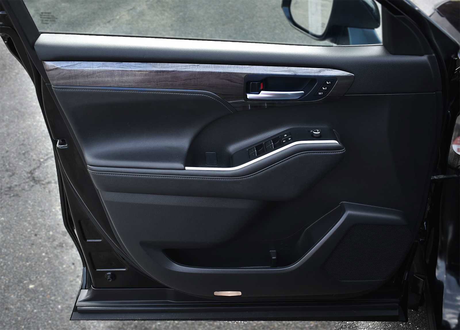 Used 2023 Toyota Highlander Platinum image 29