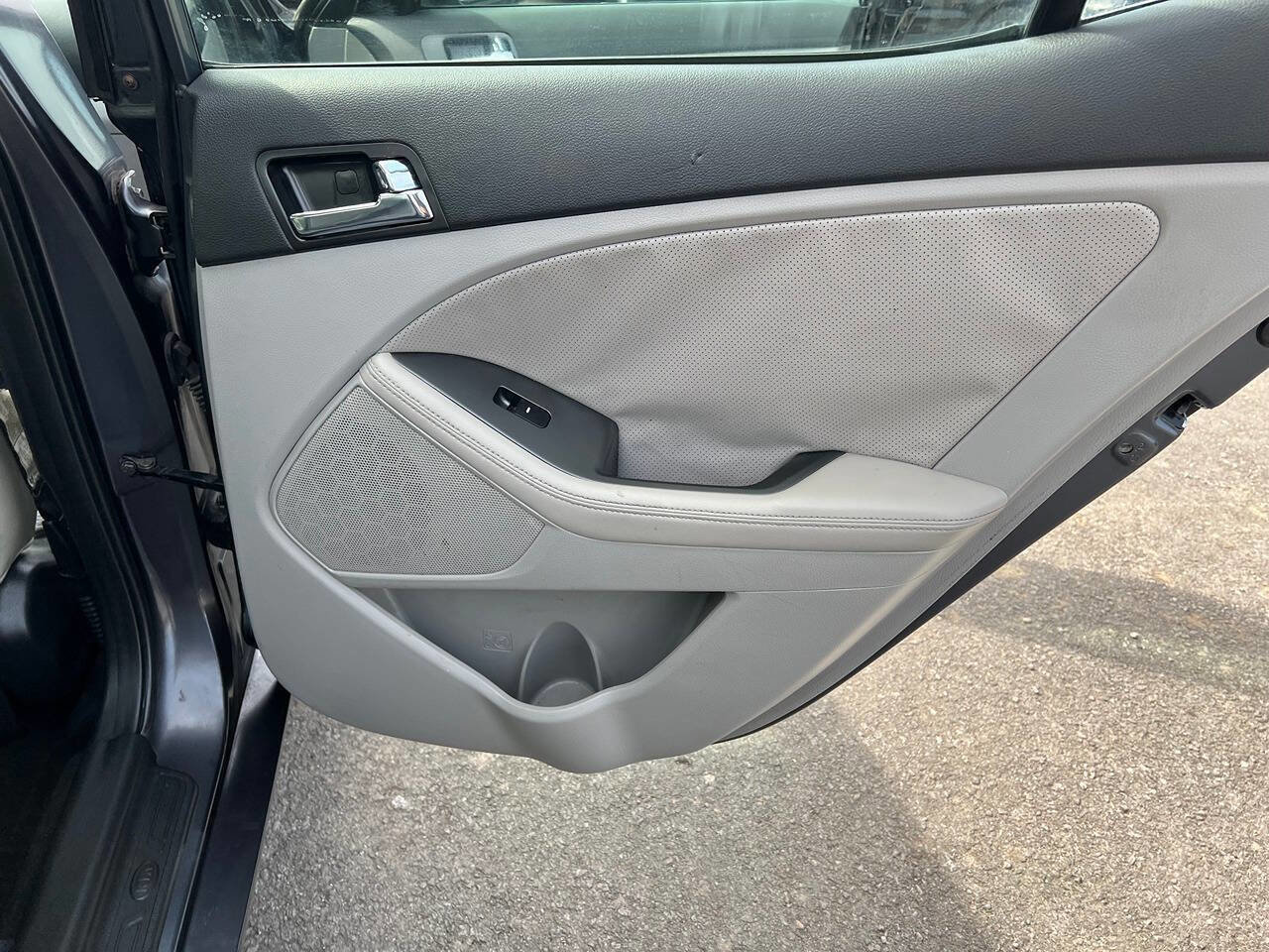 Used 2011 Kia Optima EX FWD image 23