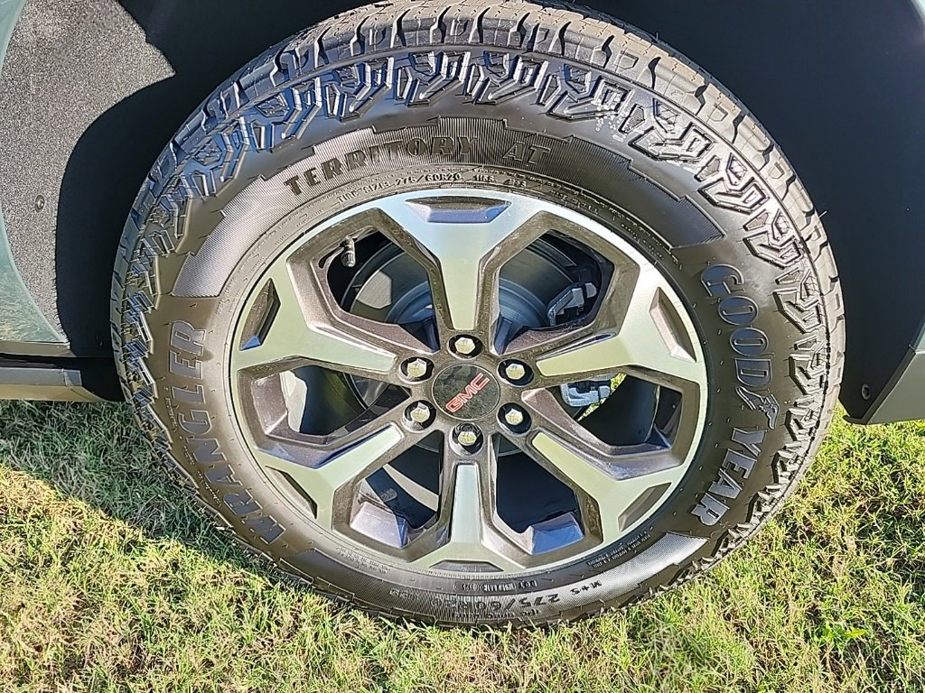 New 2026 GMC Yukon XL AT4 Ultimate w/ LPO, Floor Liner Package image 11