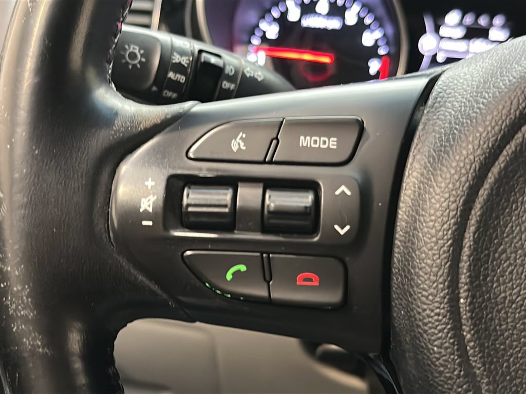 Used 2015 Kia Sedona EX FWD image 28