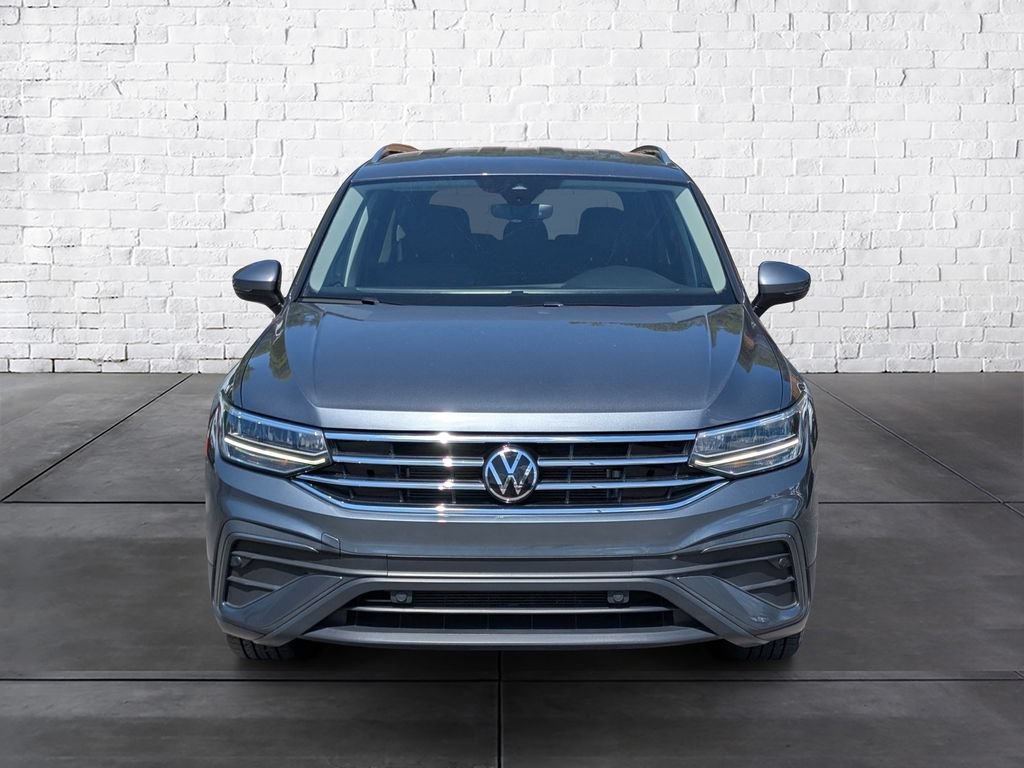 Used 2023 Volkswagen Tiguan SE FWD image 3