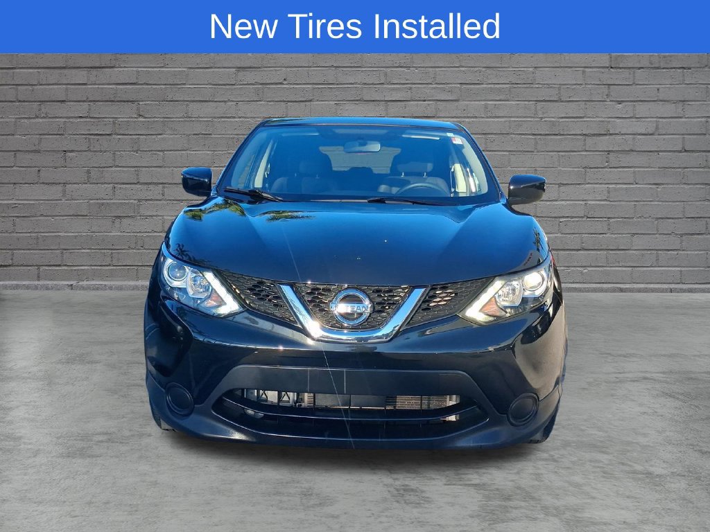 Used 2017 Nissan Rogue Sport S w/ S Appearance Package FWD image 2