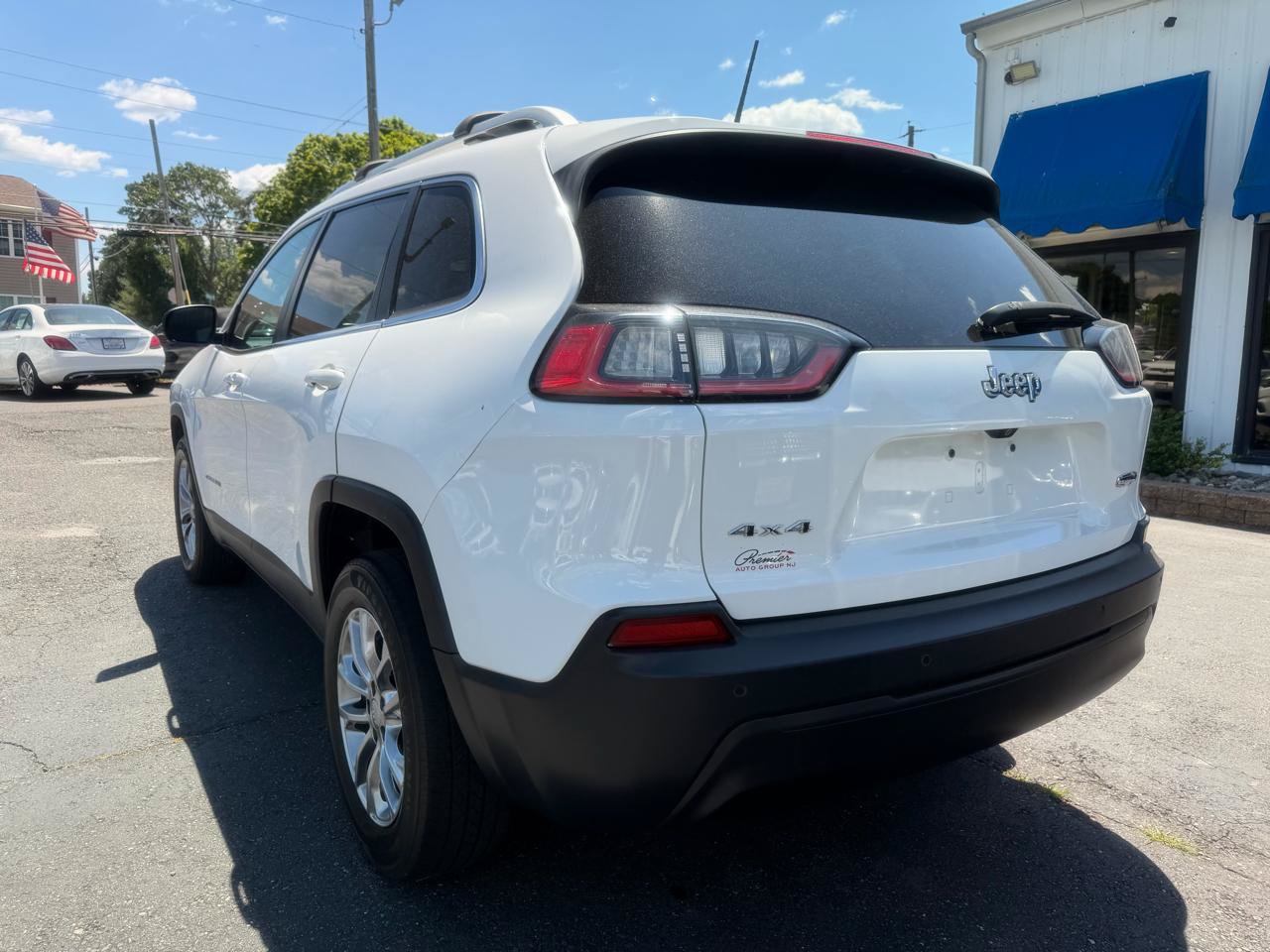 Used 2019 Jeep Cherokee Latitude Plus w/ Comfort/Convenience Group AWD/4WD image 7