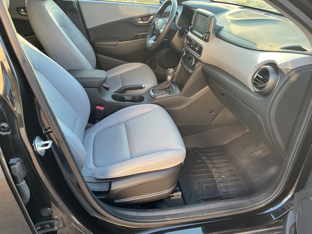 Used 2021 Hyundai Kona Limited image 32