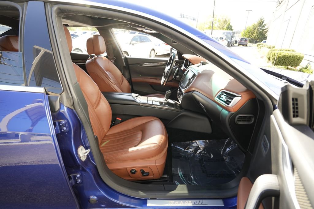 Used 2015 Maserati Ghibli S Q4 AWD/4WD image 32