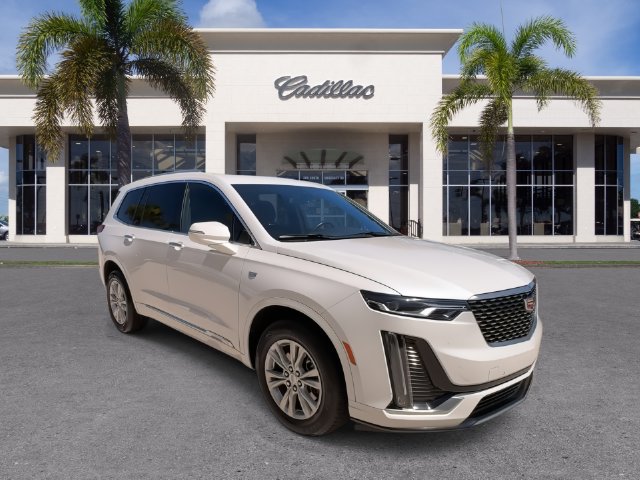 Used 2023 Cadillac XT6 Luxury FWD image 2