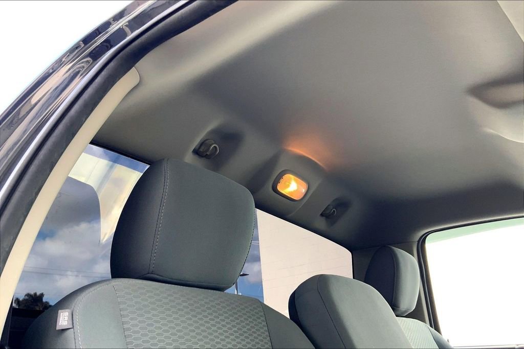 Used 2016 RAM 1500 Express RWD image 18