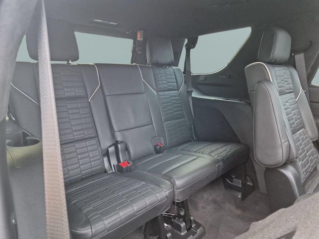 Certified 2026 Cadillac Escalade Platinum Sport w/ LPO, ONYX Package AWD/4WD image 22
