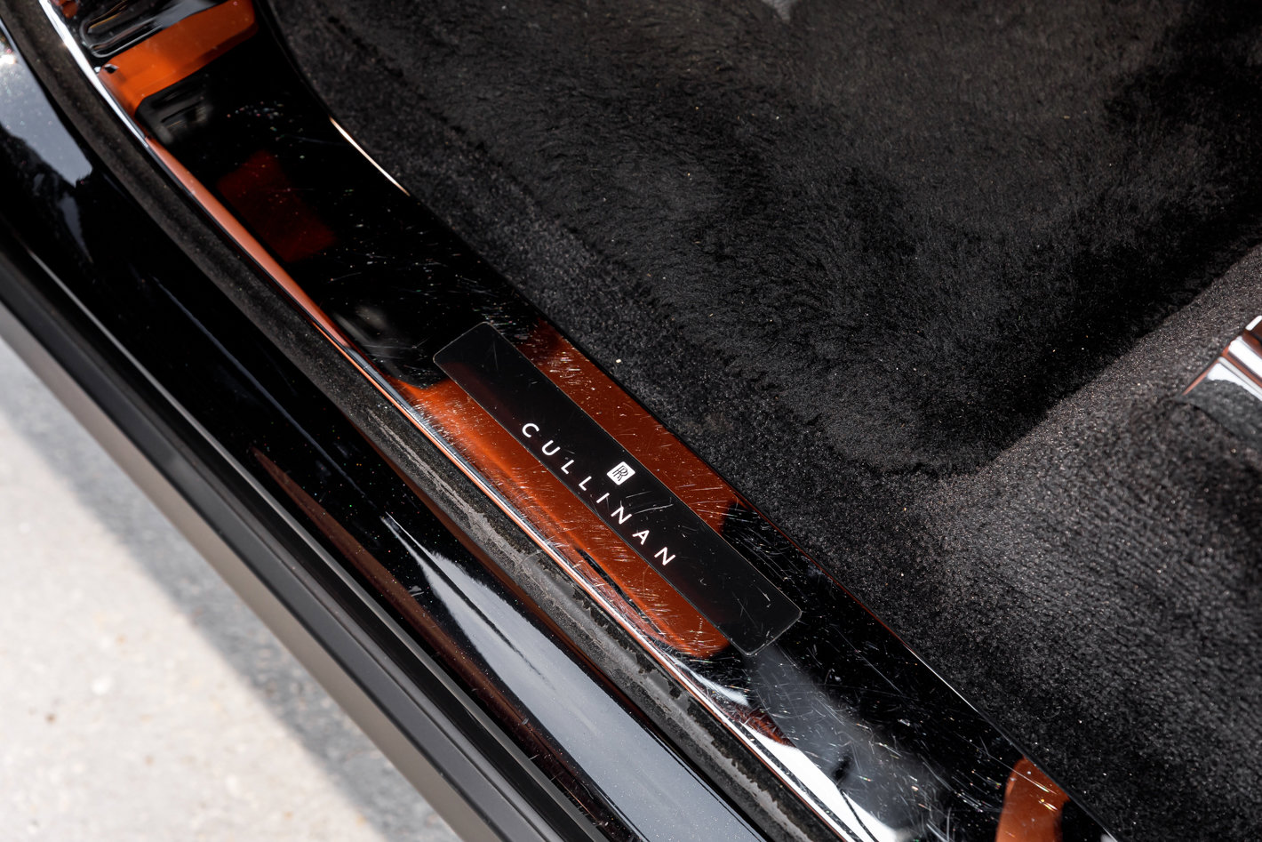 Used 2024 Rolls-Royce Cullinan Base w/ Cullinan Package image 35