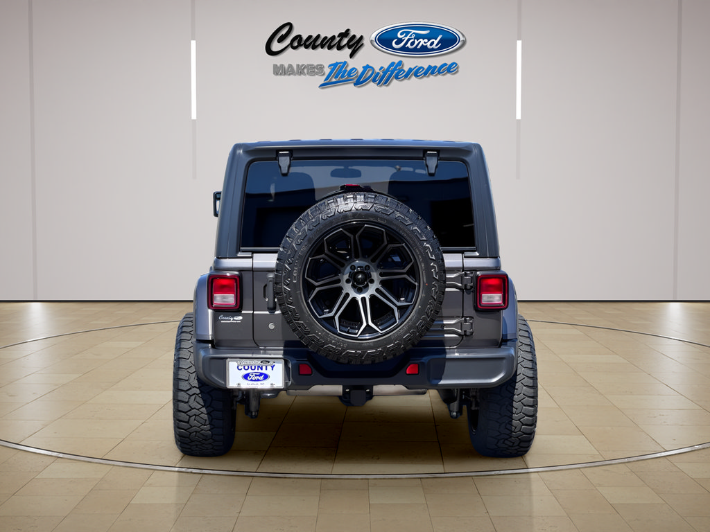 Used 2020 Jeep Wrangler Unlimited Sahara AWD/4WD image 11