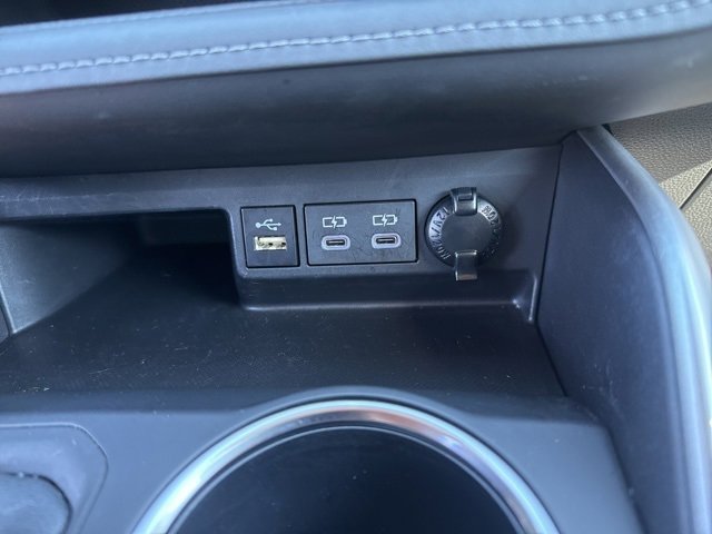 Used 2024 Toyota Highlander LE image 19