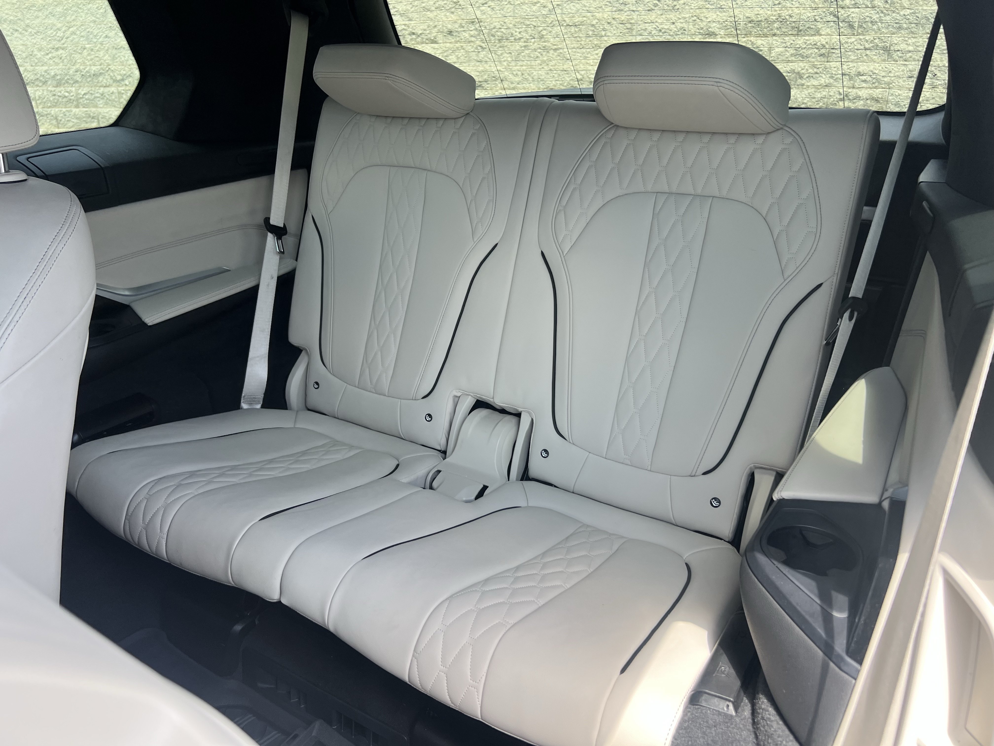 Used 2022 BMW X7 xDrive40i w/ M Sport Package AWD/4WD image 36