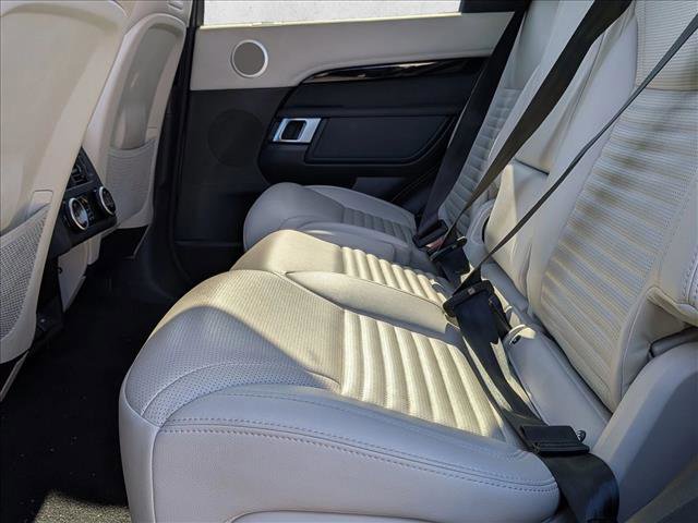 Used 2024 Land Rover Discovery S image 18