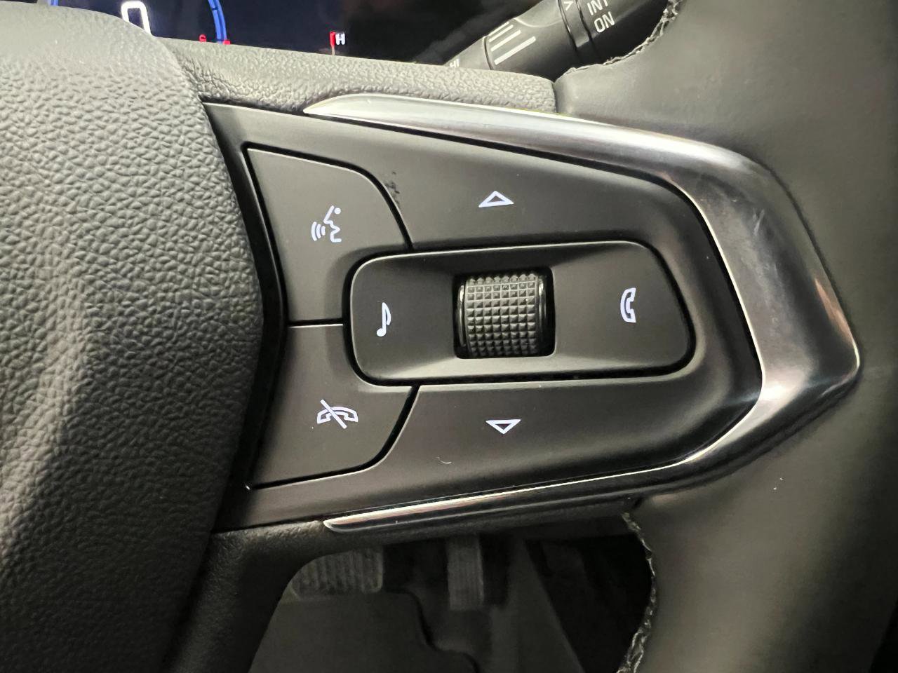 New 2026 Chevrolet Trax LT FWD image 32
