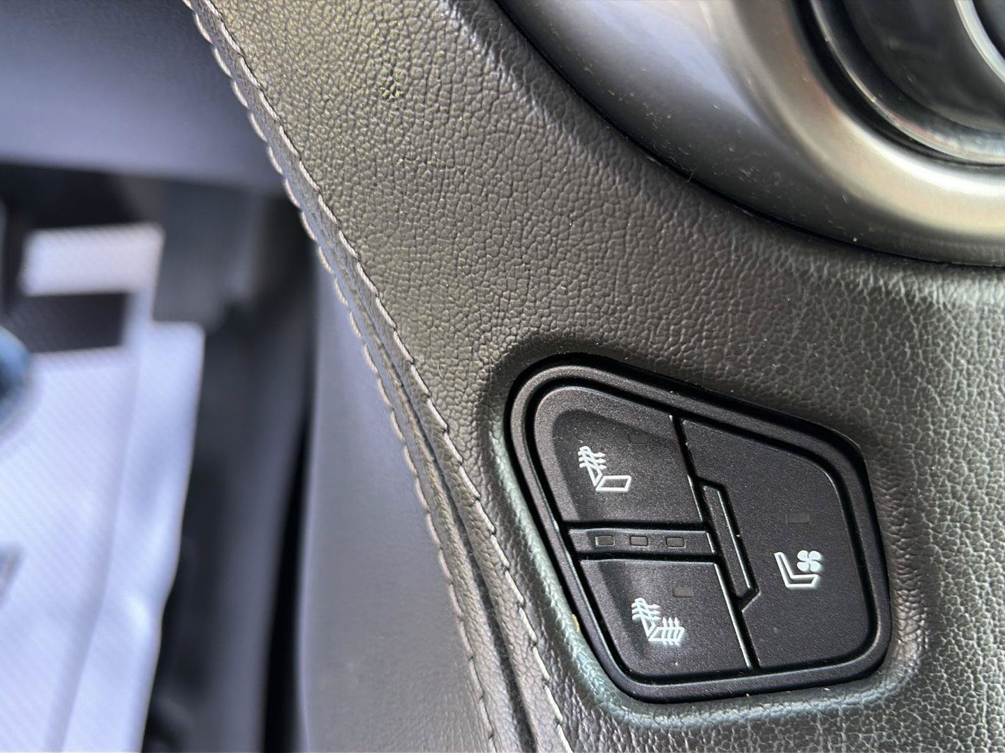 Used 2019 Chevrolet Suburban Premier AWD/4WD image 22
