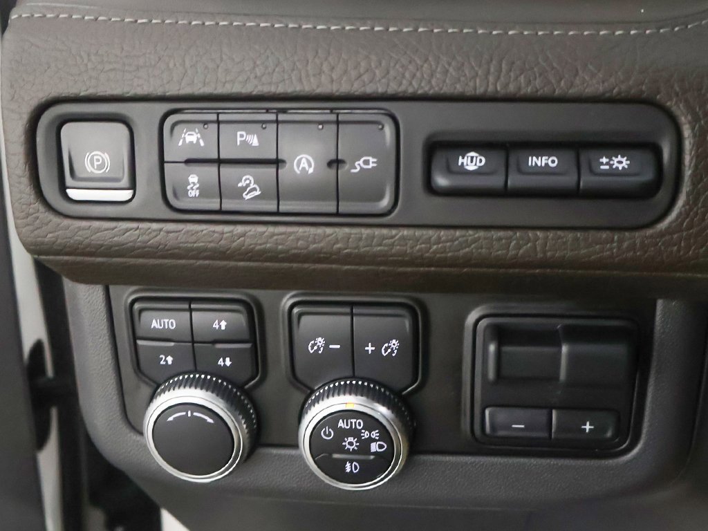 Used 2021 GMC Yukon Denali w/ Denali Premium Package image 47