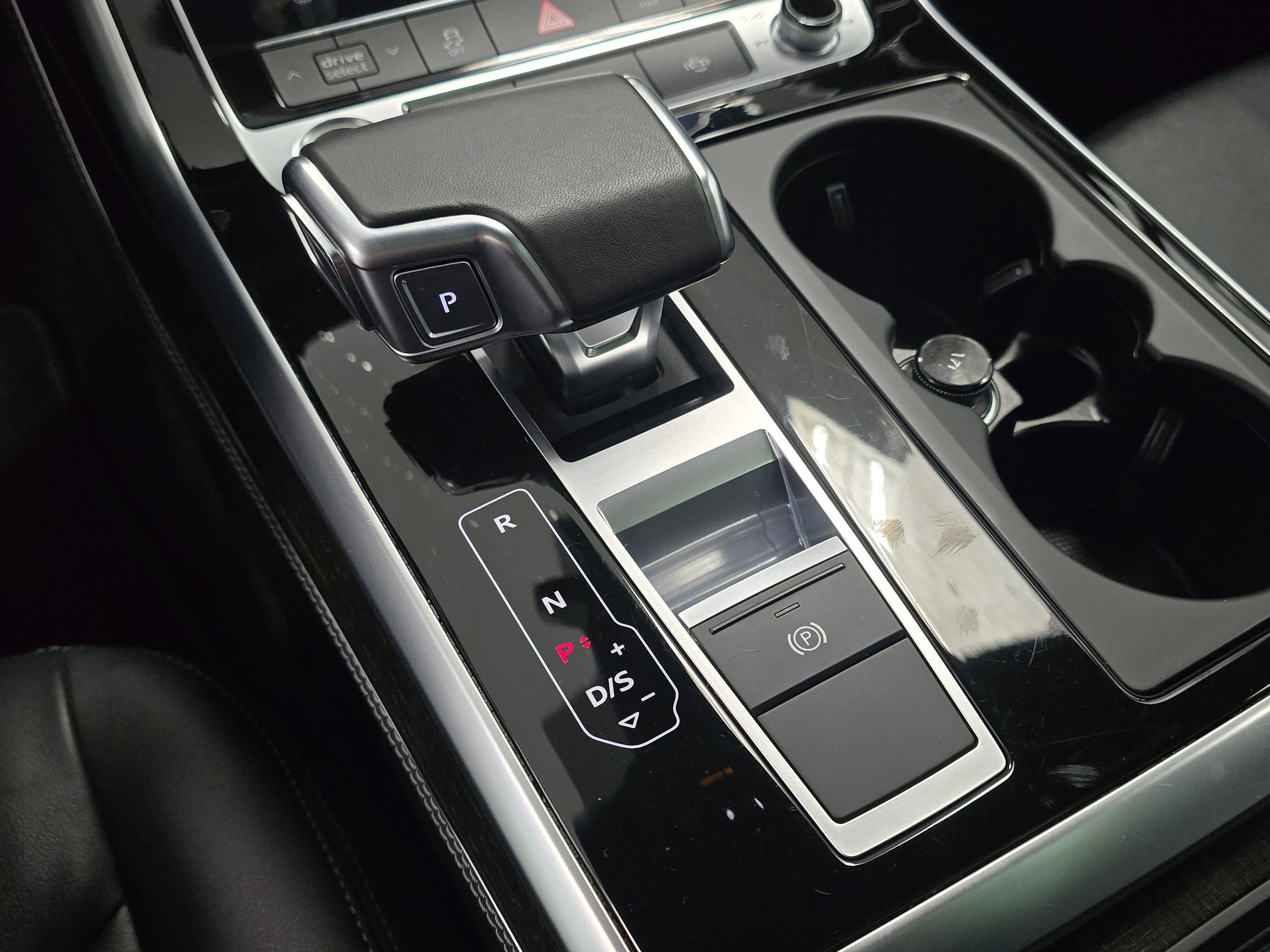 Used 2025 Audi Q7 3.0T Premium Plus image 16