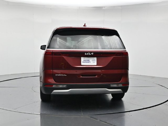Used 2024 Kia Carnival LX FWD image 8