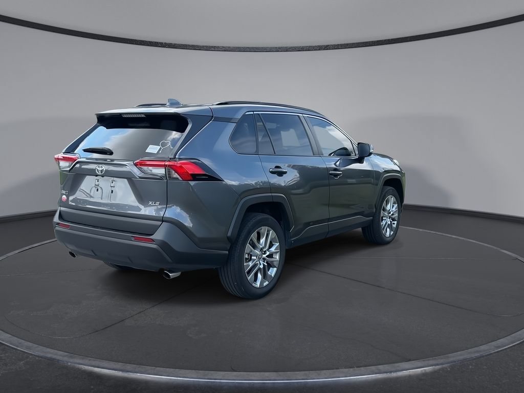 Used 2023 Toyota RAV4 XLE Premium FWD image 8