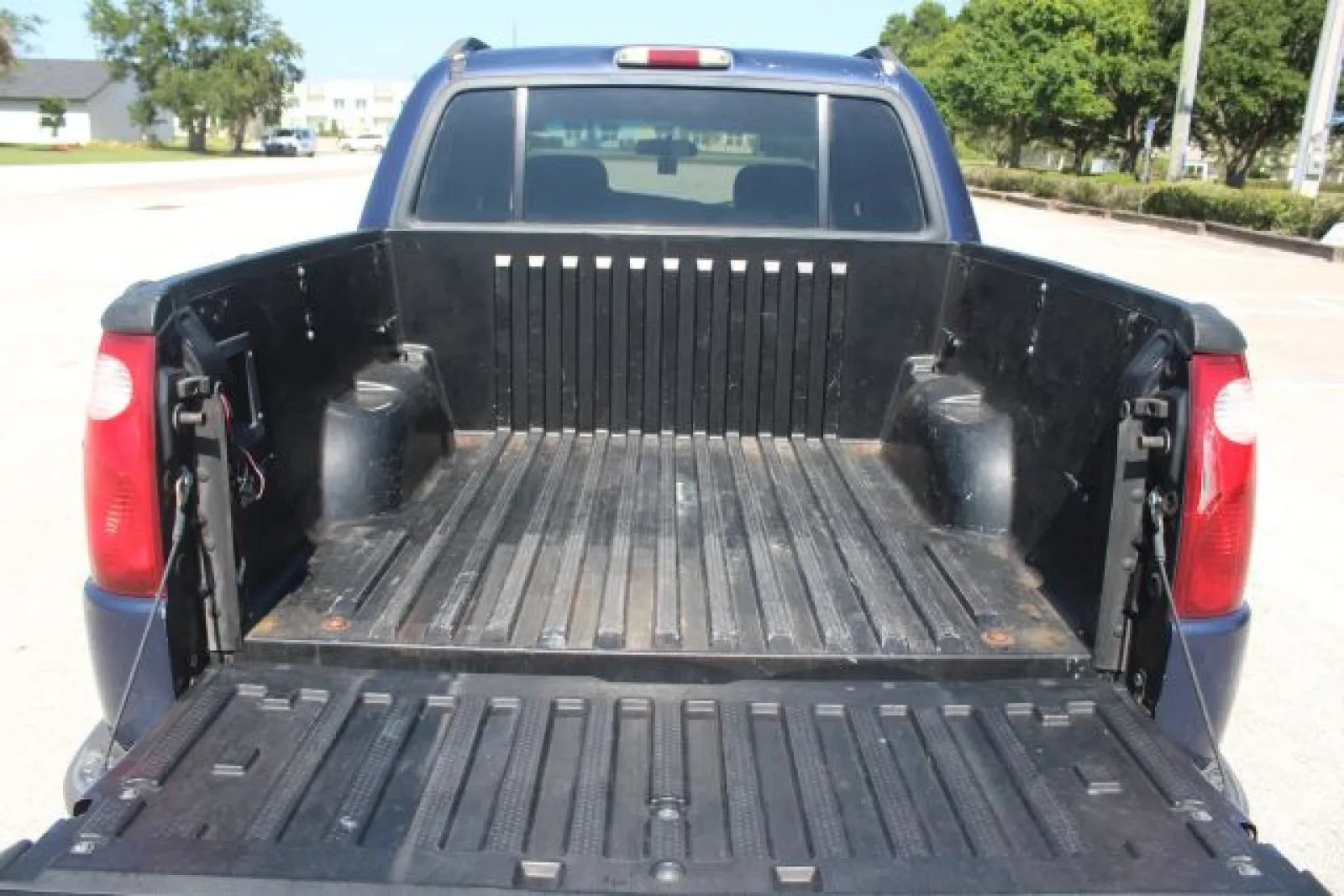 Used 2005 Ford Explorer Sport Trac XLT RWD image 31