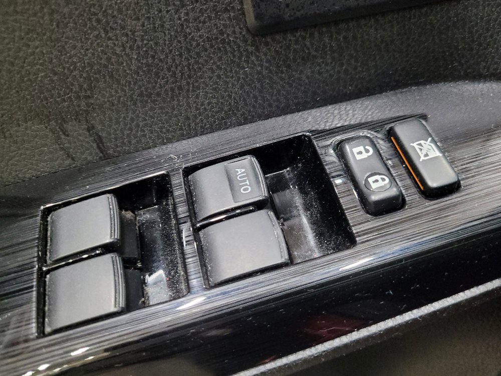 Used 2018 Toyota RAV4 Limited w/ Advanced Technology Package AWD/4WD image 27