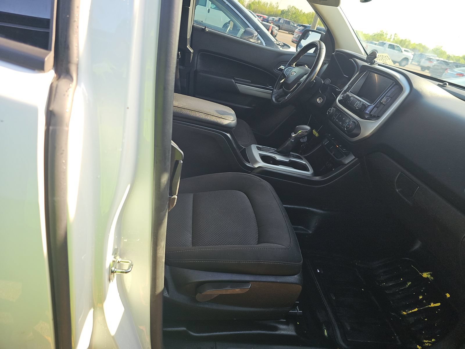 Used 2022 Chevrolet Colorado LT w/ Fleet Safety Package AWD/4WD image 11