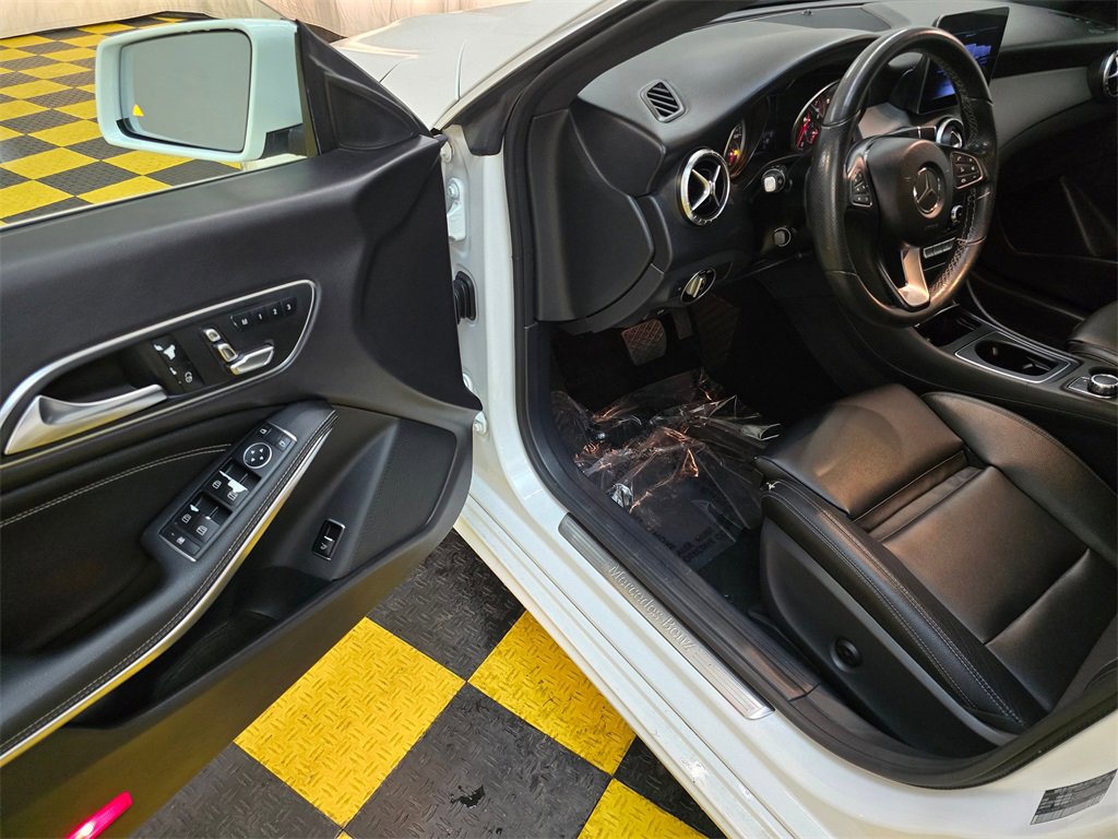 Used 2018 Mercedes-Benz CLA 250 image 18