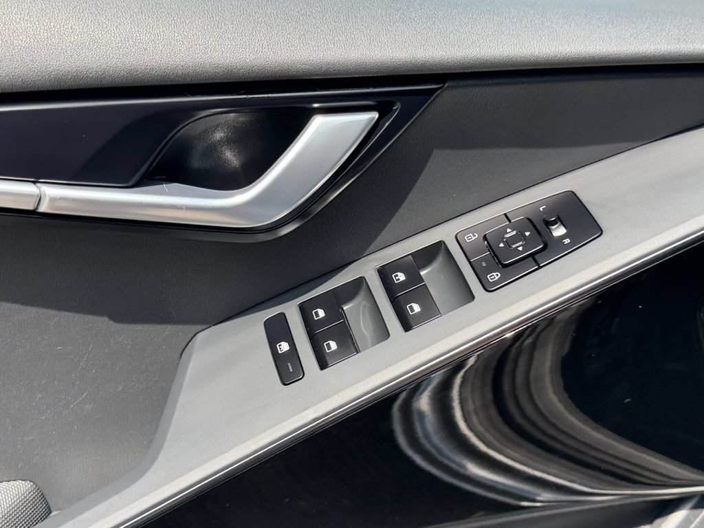 Certified 2023 Kia Niro EX FWD image 15