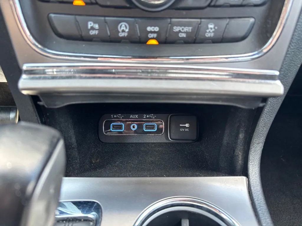 Used 2021 Jeep Grand Cherokee Laredo AWD/4WD image 17