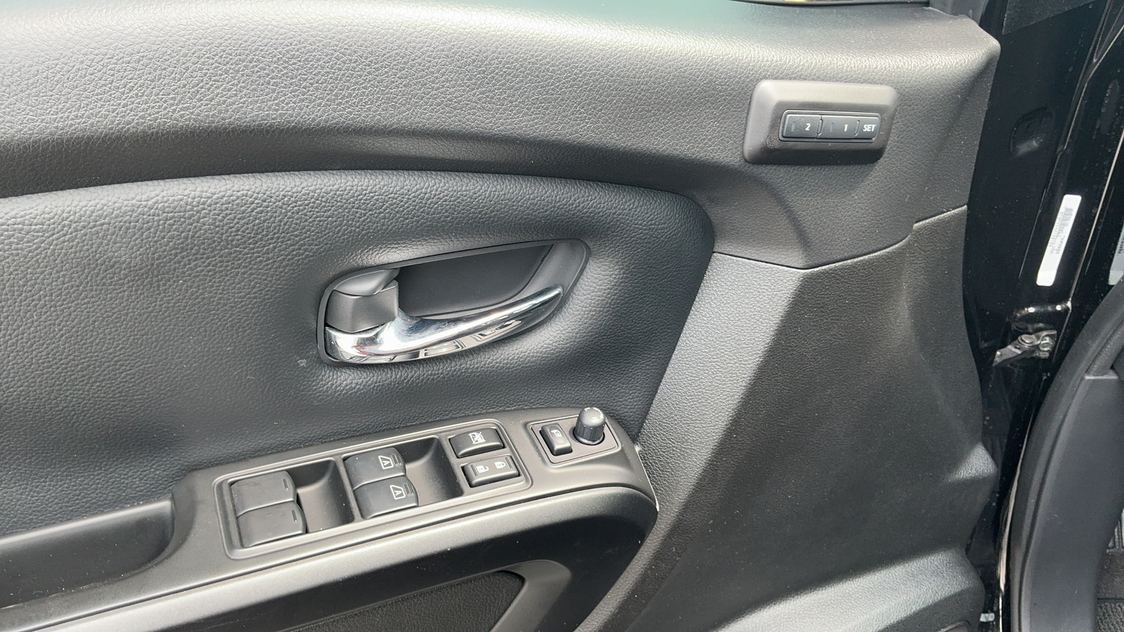 Certified 2024 Nissan Titan PRO-4X w/ Pro-4x Convenience Package AWD/4WD image 15