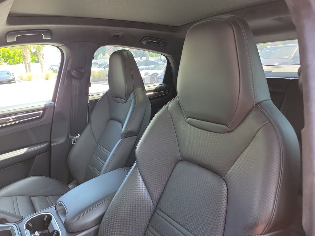 Certified 2021 Porsche Cayenne GTS AWD/4WD image 5