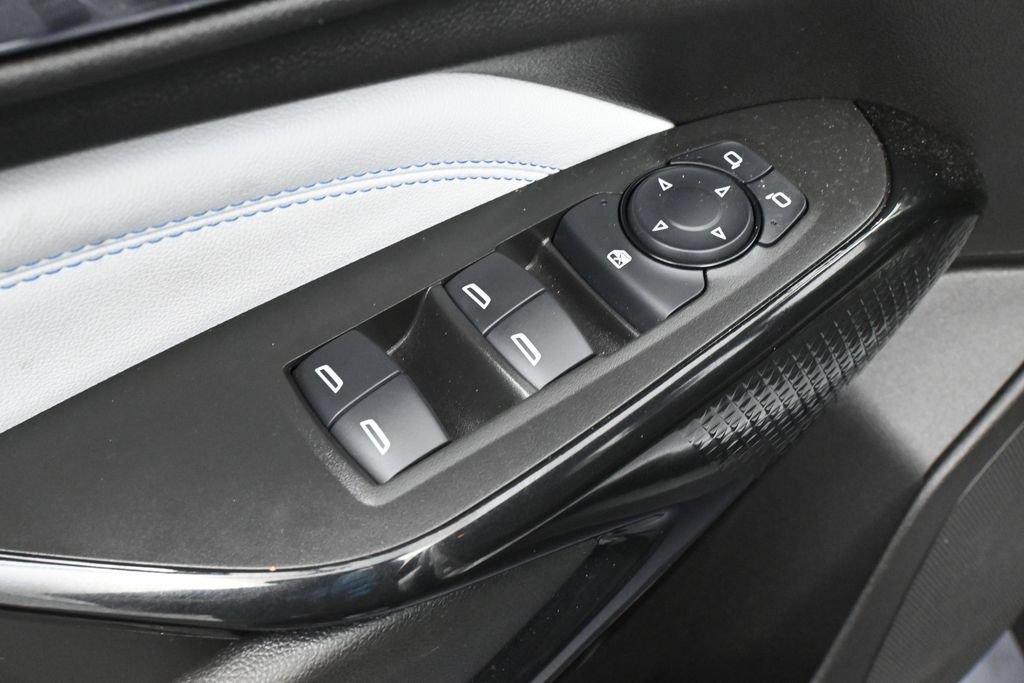 Used 2025 Chevrolet Trax LT w/ Driver Confidence Package FWD image 14