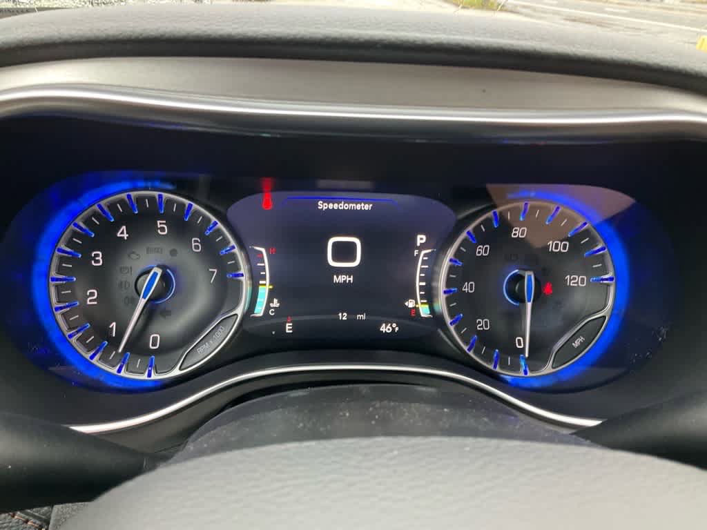 New 2026 Chrysler Pacifica Pinnacle w/ Trailer Tow Group AWD/4WD image 19